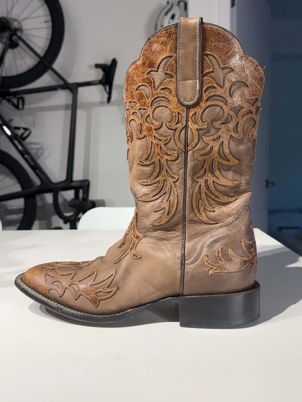 Sterling River Men's Hand-Tooled Western Square Toe Cowboy Boots Sz 11.5